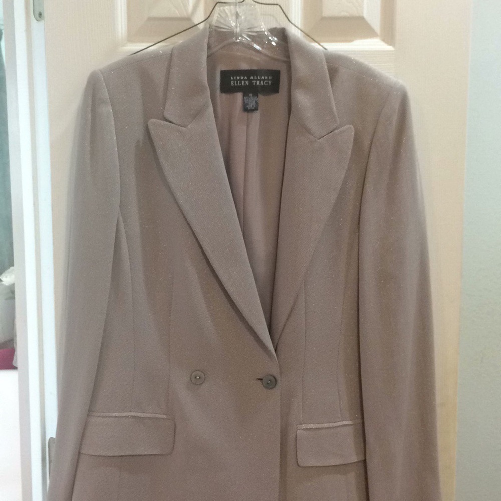 Ellen Tracy suit
